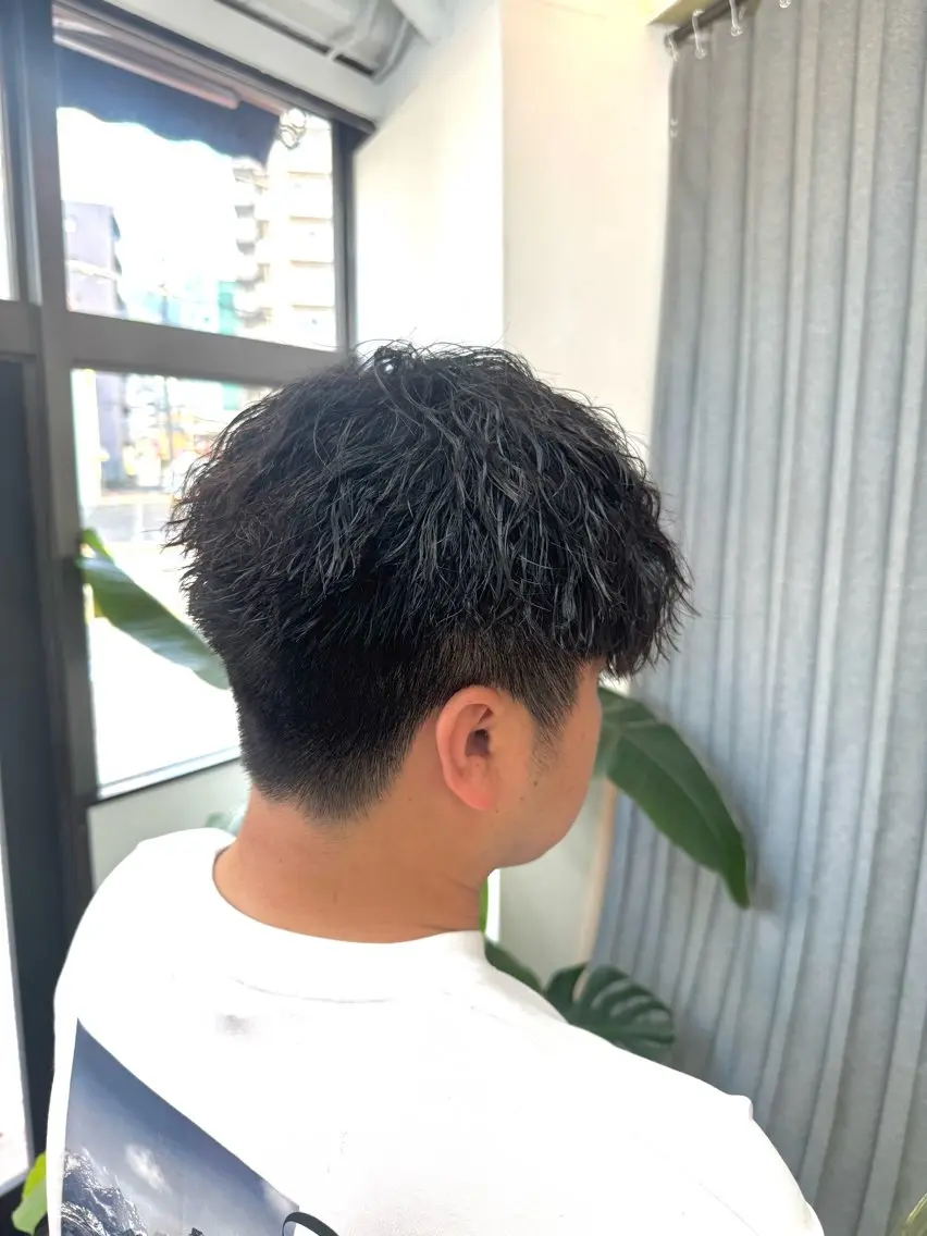 パーマ メンズ 岡村 真琴のヘアスタイル