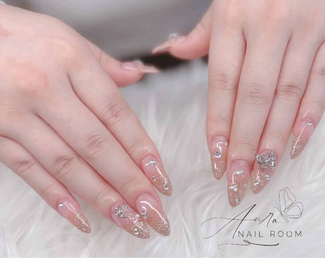 ネイル 長さ出し 持ち込み Aura Nail Roomのネイルデザイン