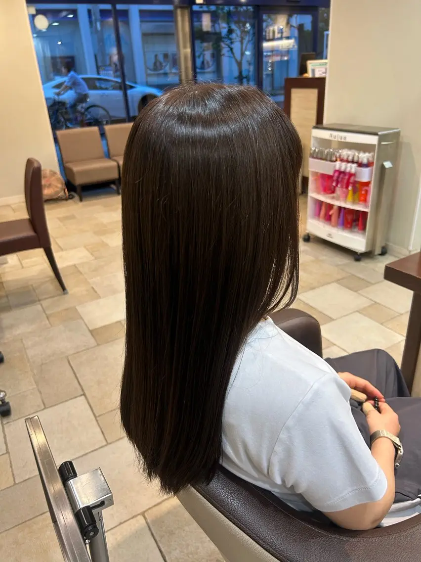 セミロング カラー 脇野 真琴のヘアスタイル