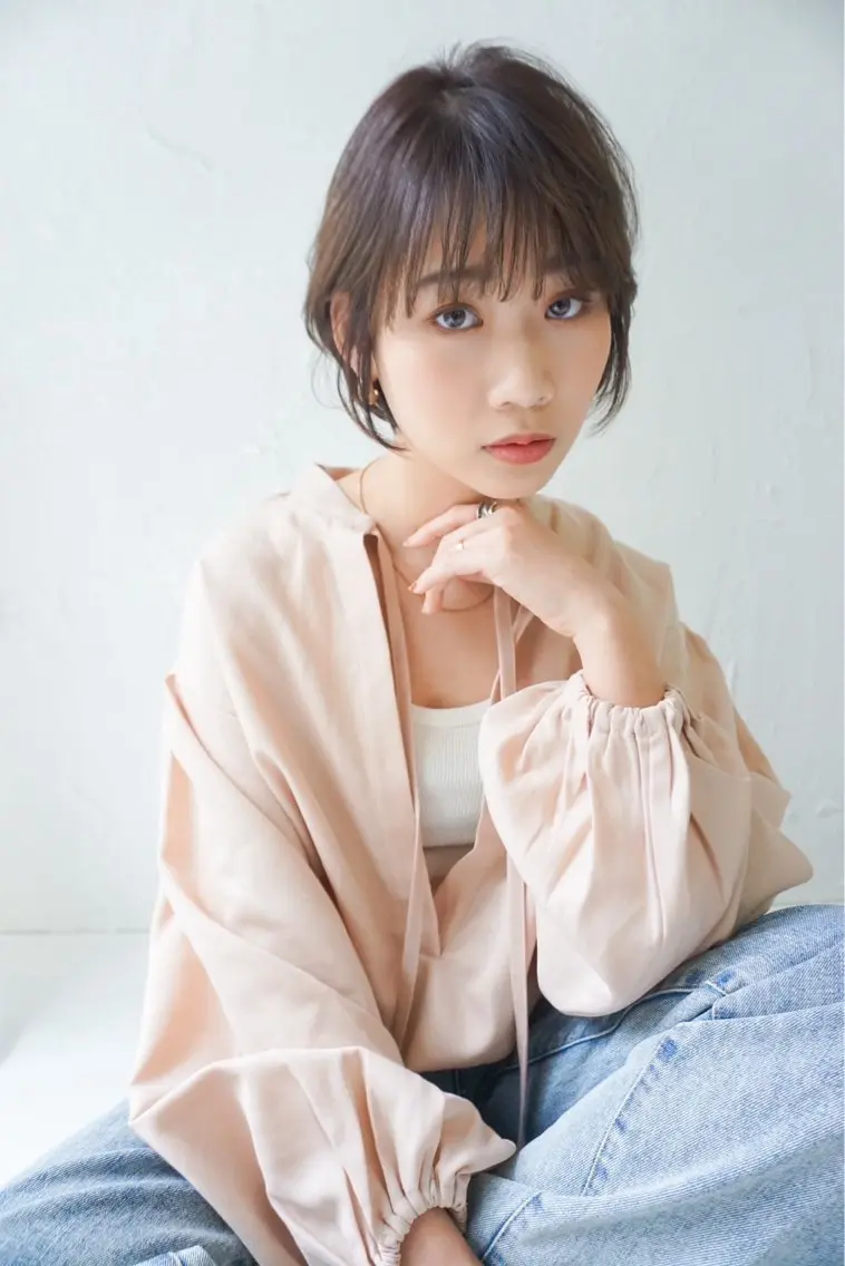 ショート カラー 濱本 栞名のヘアスタイル