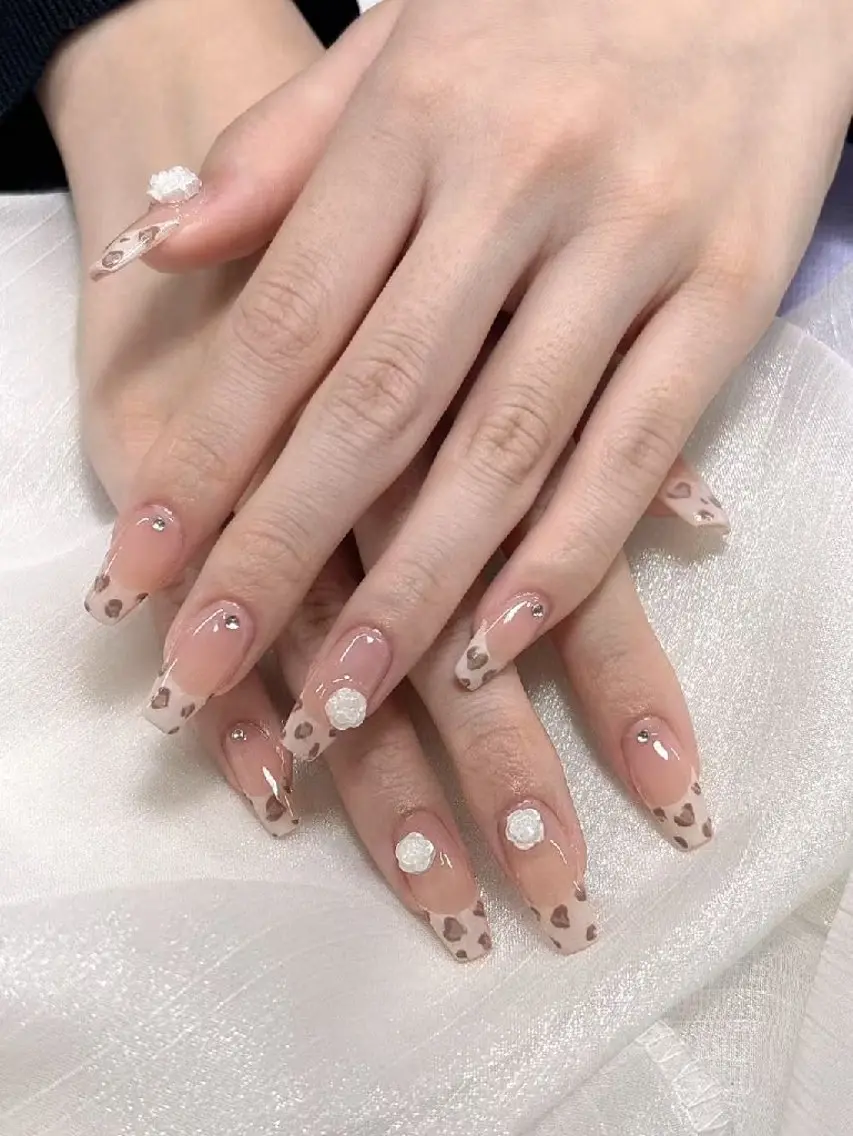 ネイル ENsalon AKIRAのネイルデザイン