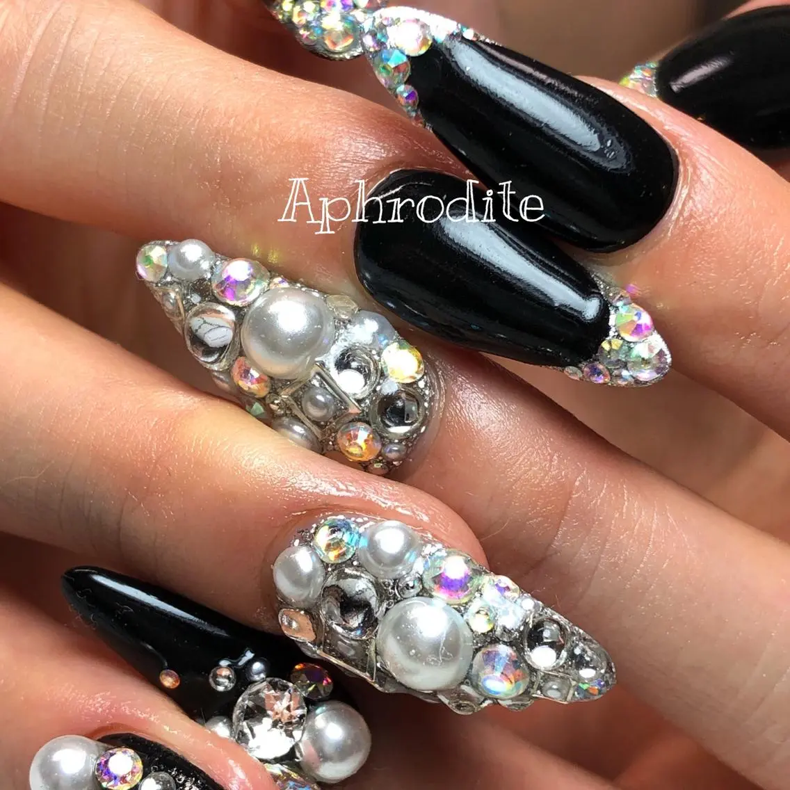 ネイル キラキラネイル Aphrodite パラジェル認定サロンのネイルデザイン