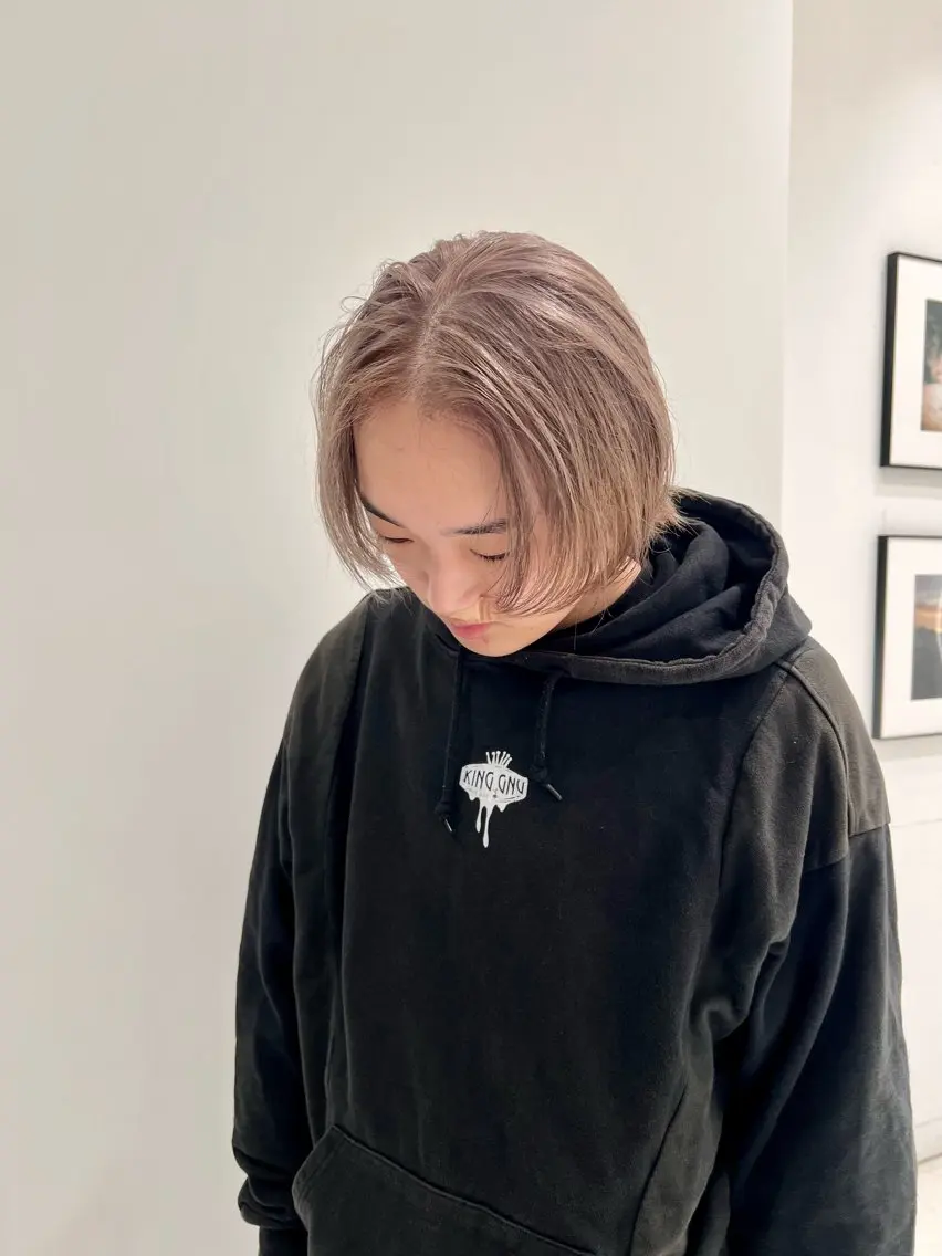カラー メンズ メンズブリーチ ブリーチ ブロンド グレージュ ピンクカラー BOB men's KIRAのヘアスタイル
