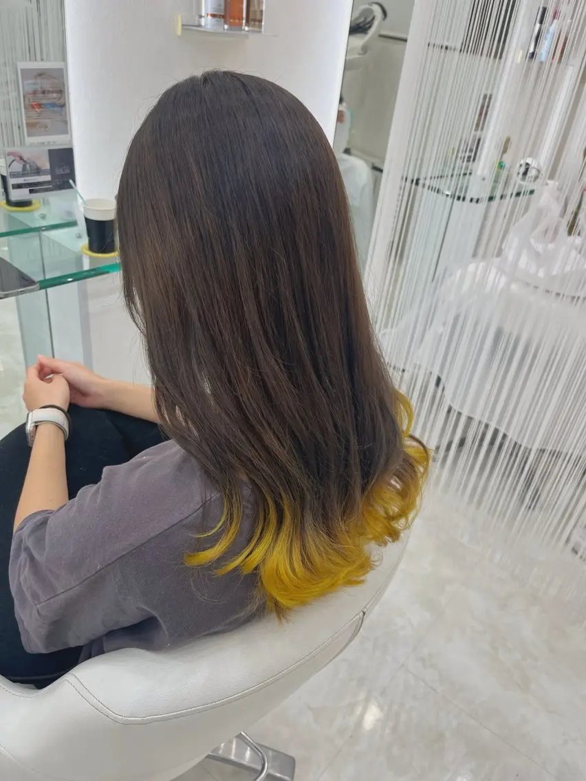 ロング カラー グレージュ イエローカラー カット ヘアカラー 山森 大地のヘアスタイル