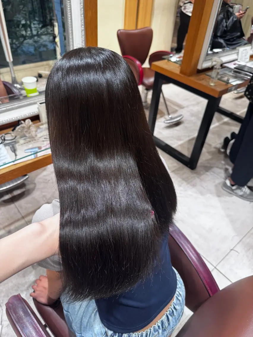 ロング カラー 三留 愛未のヘアスタイル