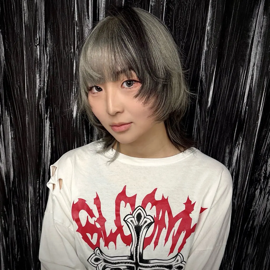ショート カラー ブリーチ ケアブリーチ シルバー ヘアカラー ★デザインカラー ハイトーン ももか★のヘアスタイル