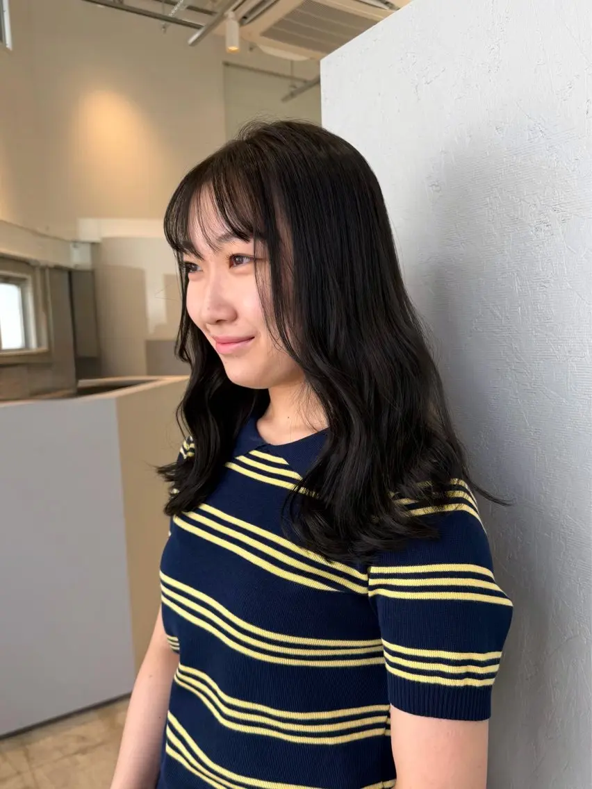 ミディアム カラー グレージュ オリーブグレージュ オリーブグレー カット ヘアカラー トリートメント ENIF　大島 芽生のヘアスタイル