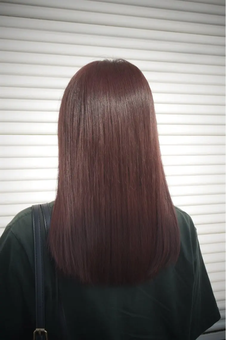 ロング カラー ブラウンカラー レッドカラー レッドブラウン 青木 紗耶のヘアスタイル