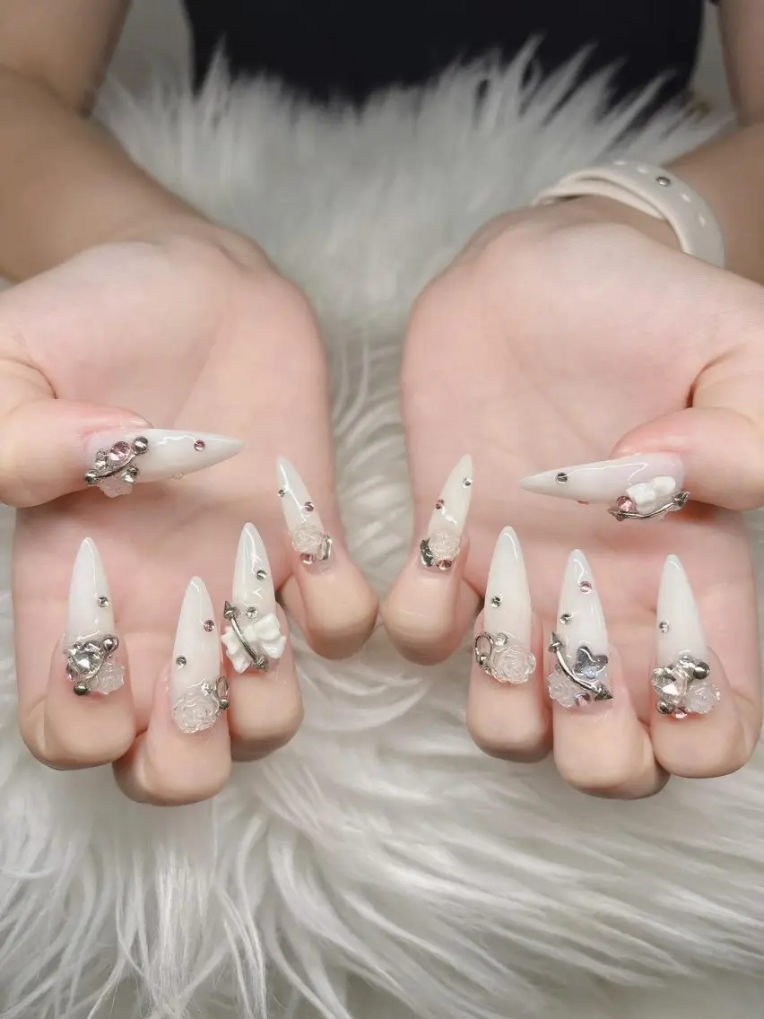 ネイル 長さ出し グラデーション 卒業式 キラキラネイル マグネットネイル Lee Nailsのネイルデザイン
