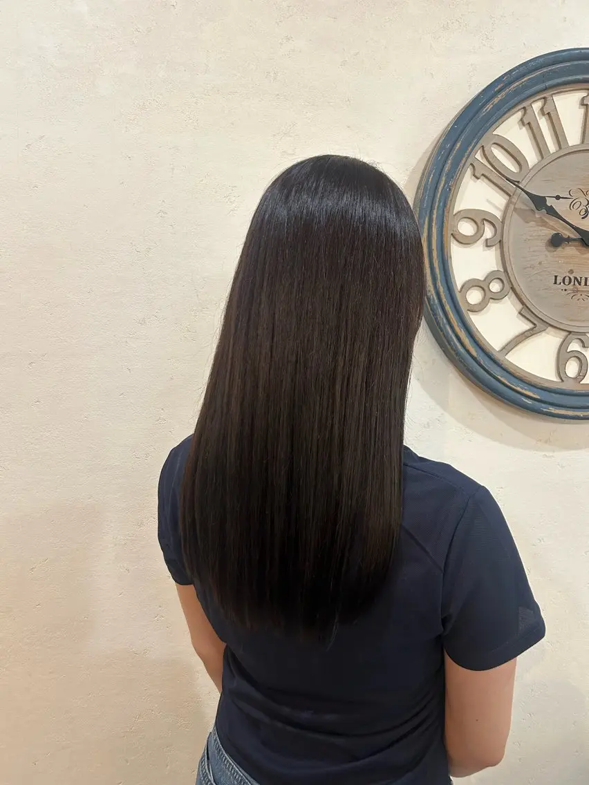 セミロング カット 縮毛矯正 赤星 さえのヘアスタイル
