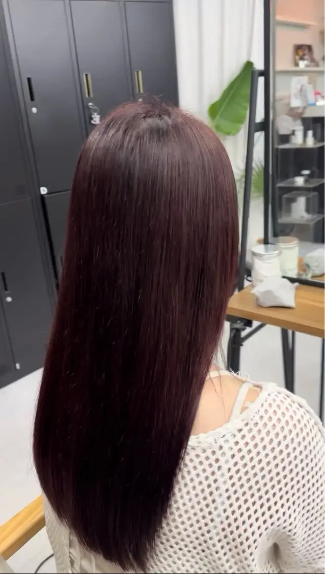 ロング カラー レッドカラー ヘアカラー 金井 煌仁のヘアスタイル