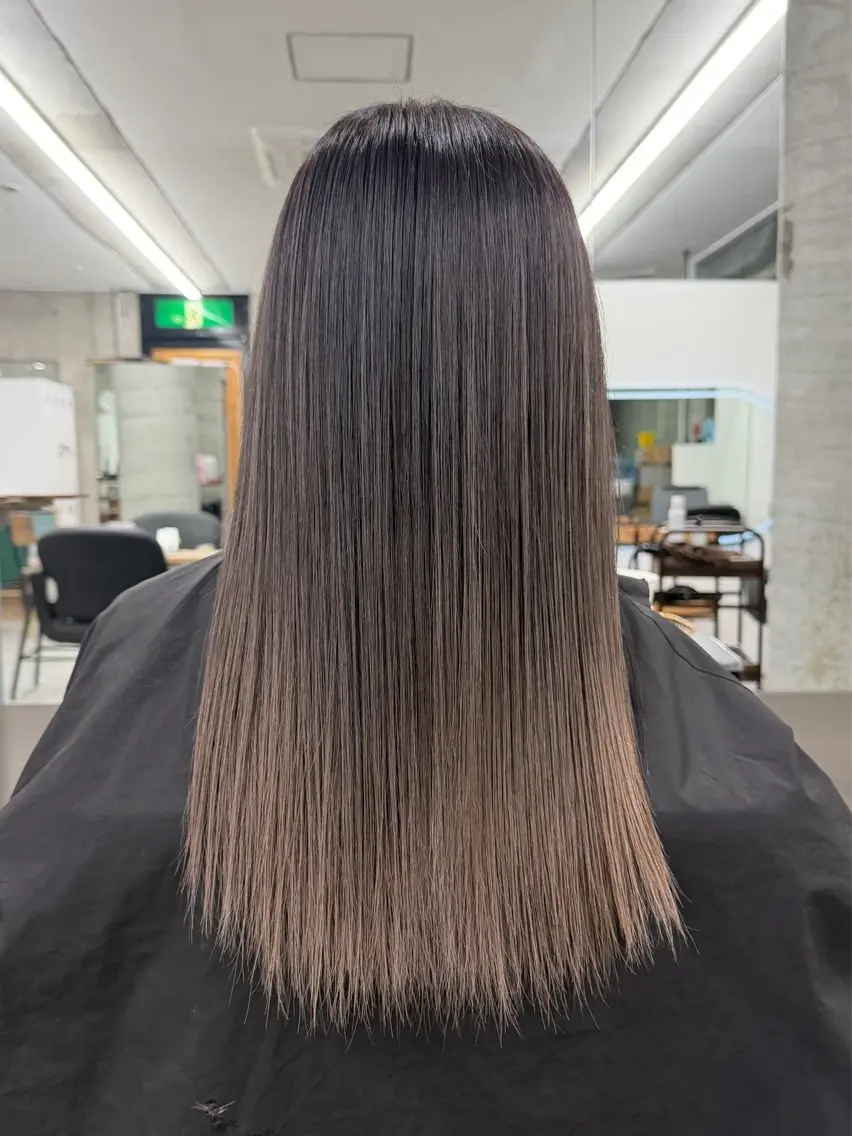 セミロング カラー バレイヤージュ レイヤーカット ヘアカラー トリートメント Kotoko🖤/海 外/バレイヤージュのヘアスタイル