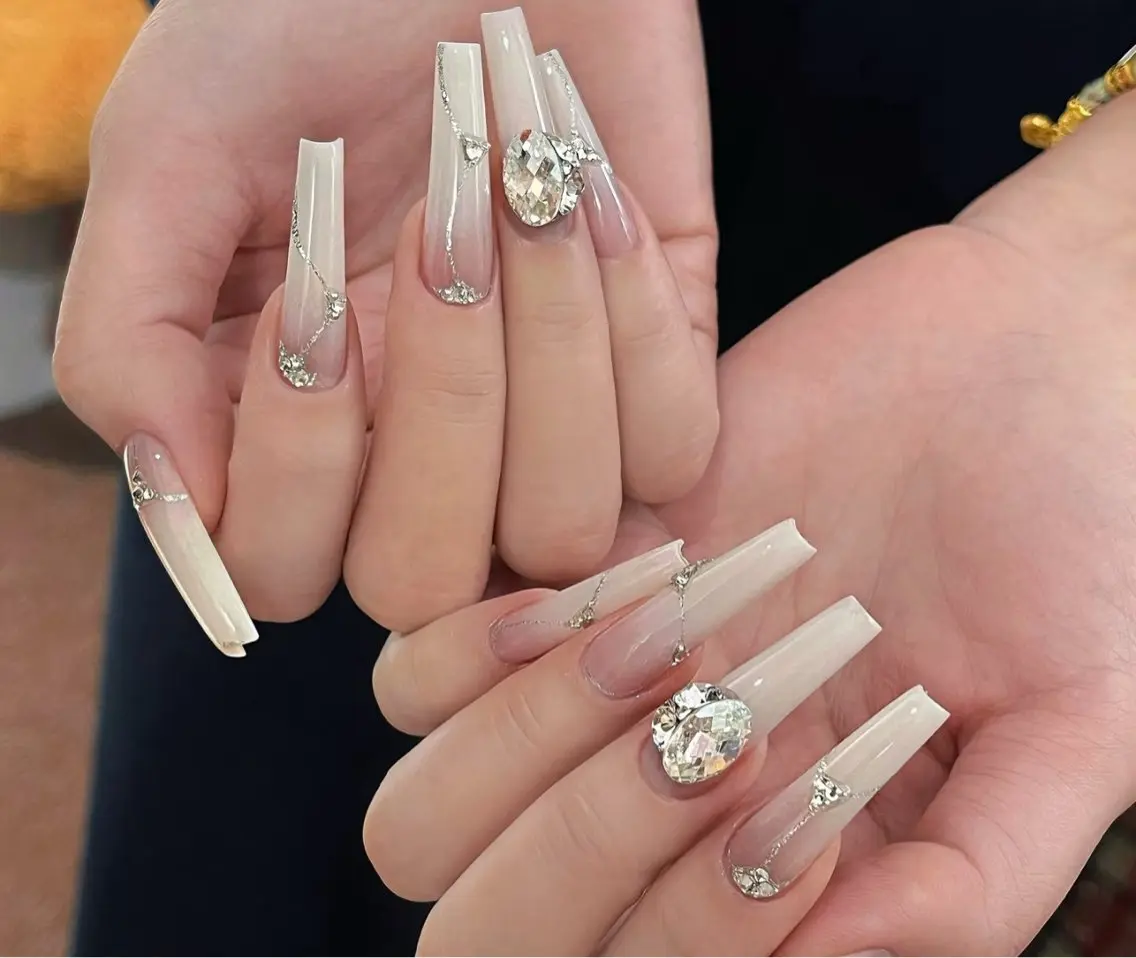 ネイル アートネイル オーロラネイル チークネイル フレンチネイル ガラスフレンチ ハンドネイル 🎀🎀YooLi Nail Salonのネイルデザイン