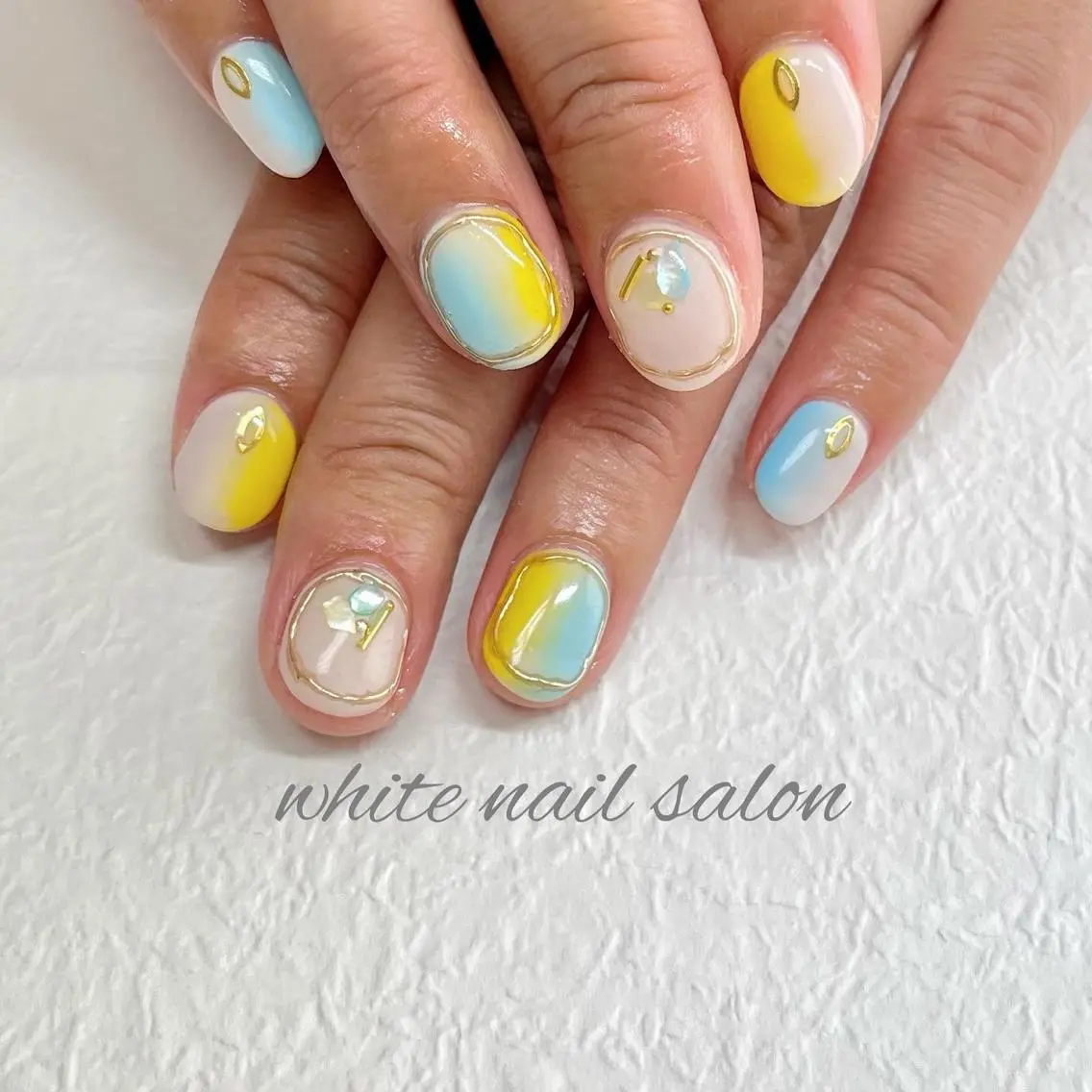 ネイル ジェルネイル ハードジェル ラメ(グリッター) 持ち込み シンプルネイル white nail salonのネイルデザイン