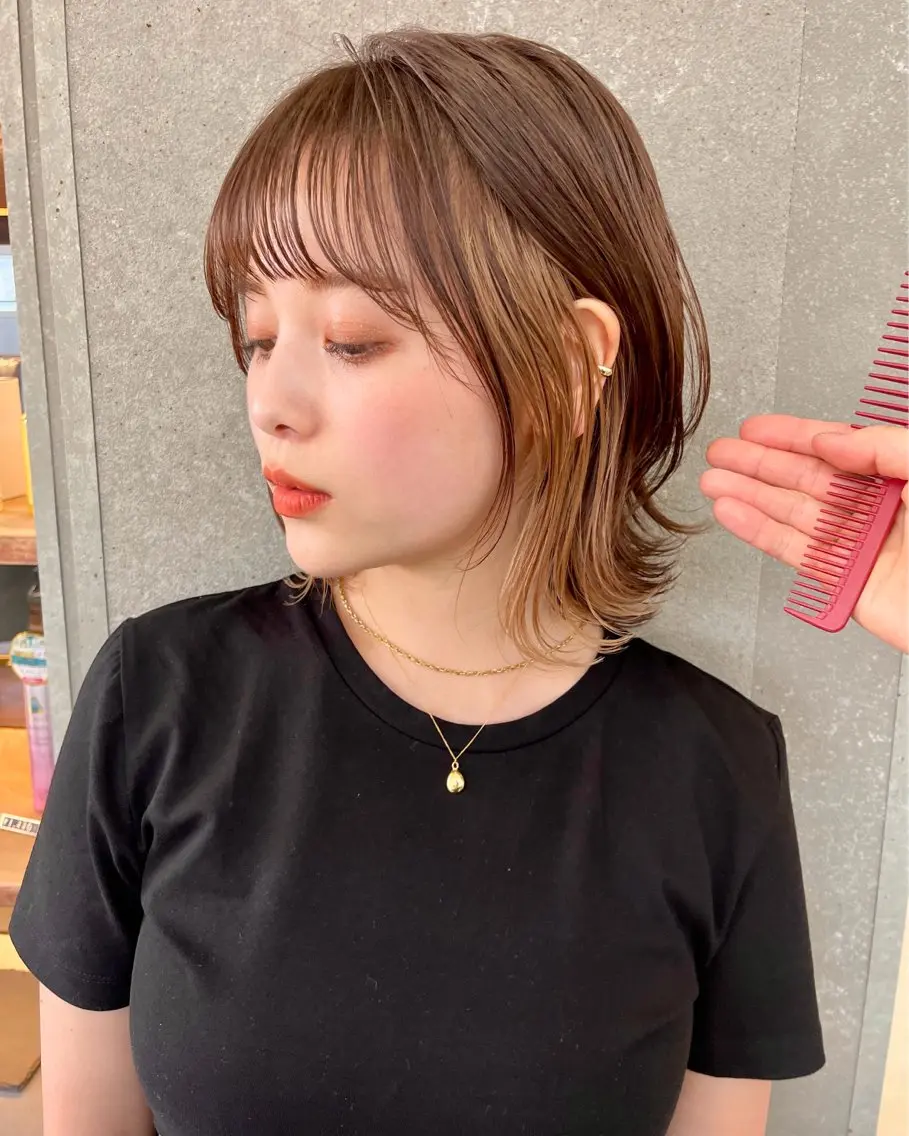 ミディアム カラー ブリーチ ブラウンカラー インナーカラー ミルクティーブラウン カット ヘアカラー トリートメント ブリーチ特化 梅田本多翔のヘアスタイル
