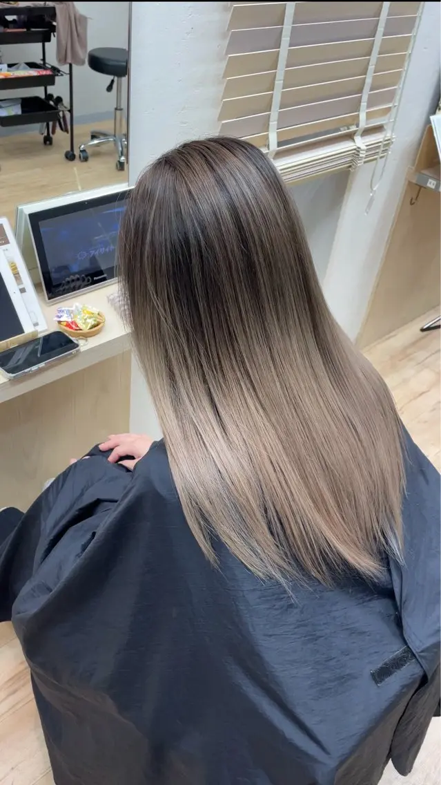 ロング カラー バレイヤージュ ブリーチ レイヤーカット ヘアカラー トリートメント 橋本翔 ハイトーン/レイヤーのヘアスタイル