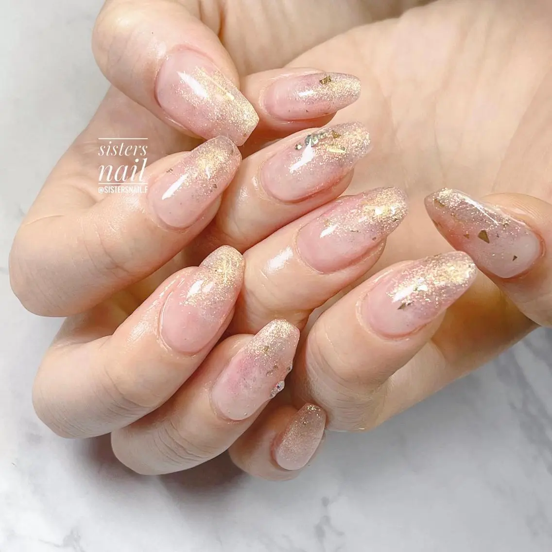 ネイル アートネイル クリアネイル ゴールド グラデーション キラキラネイル sisters nail.fのネイルデザイン