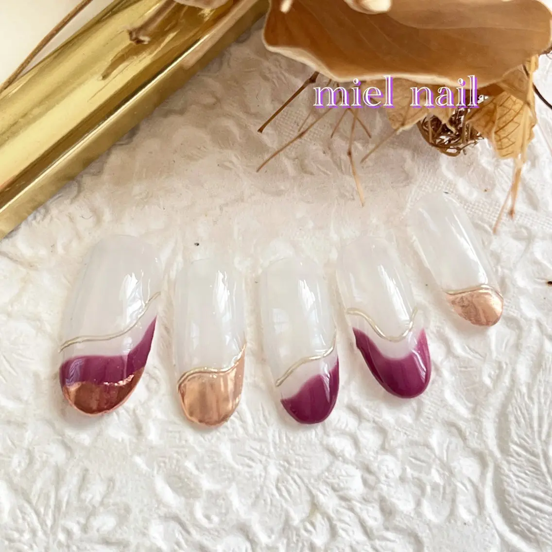ネイル フレンチネイル ゴールド ミラーネイル パープル 冬ネイル ハンドネイル miel nailのネイルデザイン