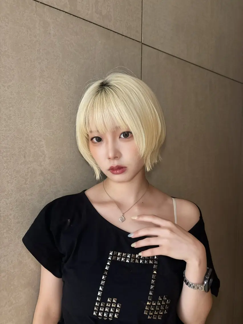 ショート カラー カット ヘアカラー トリートメント ボブ🩵 ハイトーン🩵風愛のヘアスタイル
