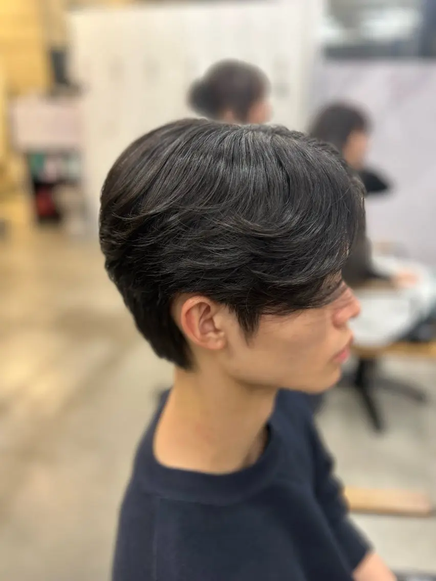 メンズ センターパート メンズ韓国風 モテヘア 韓国ヘアhikariのヘアスタイル