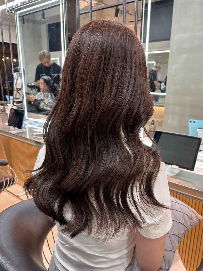 セミロング カラー ベージュカラー レイヤーカット 縮毛矯正 【博多髪質改善】 吉村　清志のヘアスタイル