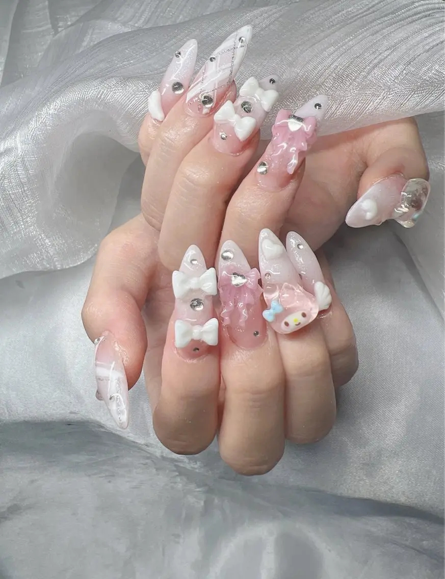 ネイル 長さ出し グラデーション 卒業式 キラキラネイル マグネットネイル ハンドネイル Lee Nailsのネイルデザイン