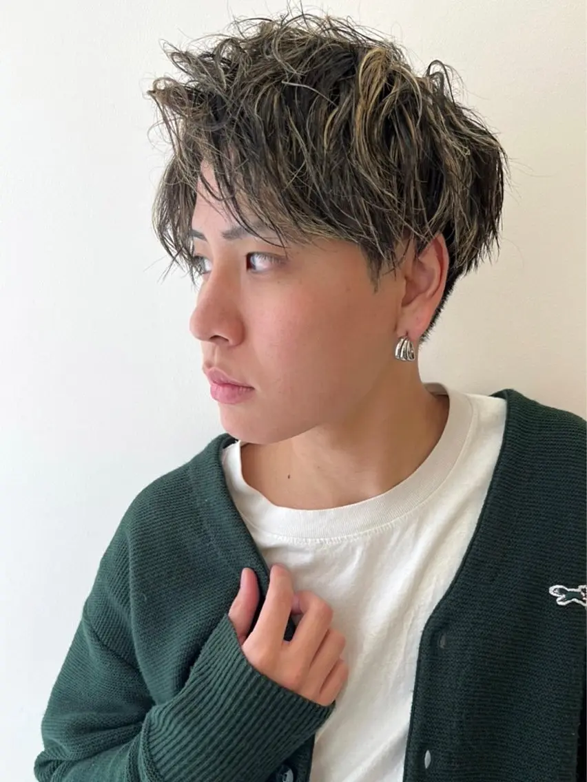 ショート パーマ メンズ メンズバレイヤージュ メンズハイライト ハイライト レイヤーカット 脱縮毛矯正パーマ メンズパーマ平野渋谷のヘアスタイル