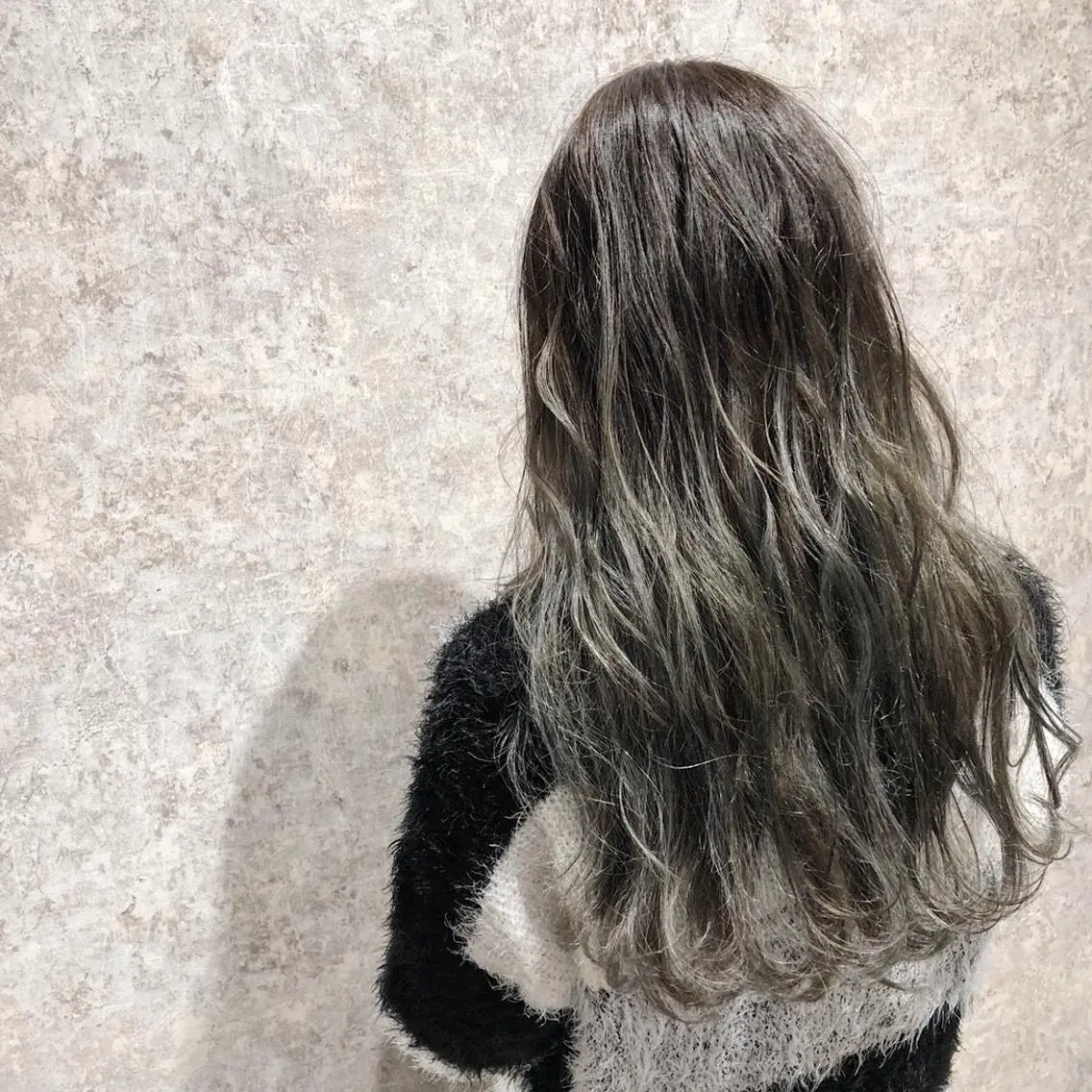 セミロング カラー グレージュ シルバー シルバーグレージュ Blanco Color&Careのヘアスタイル