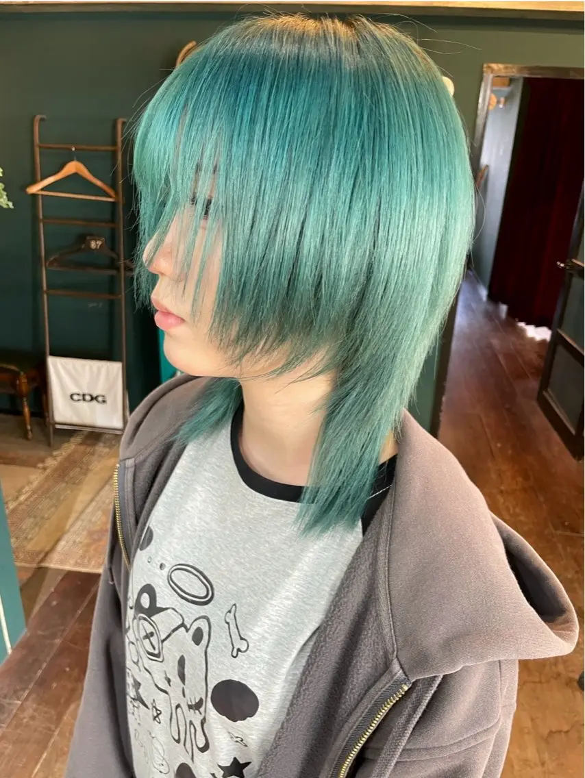 カラー ブリーチ vivre libreのヘアスタイル