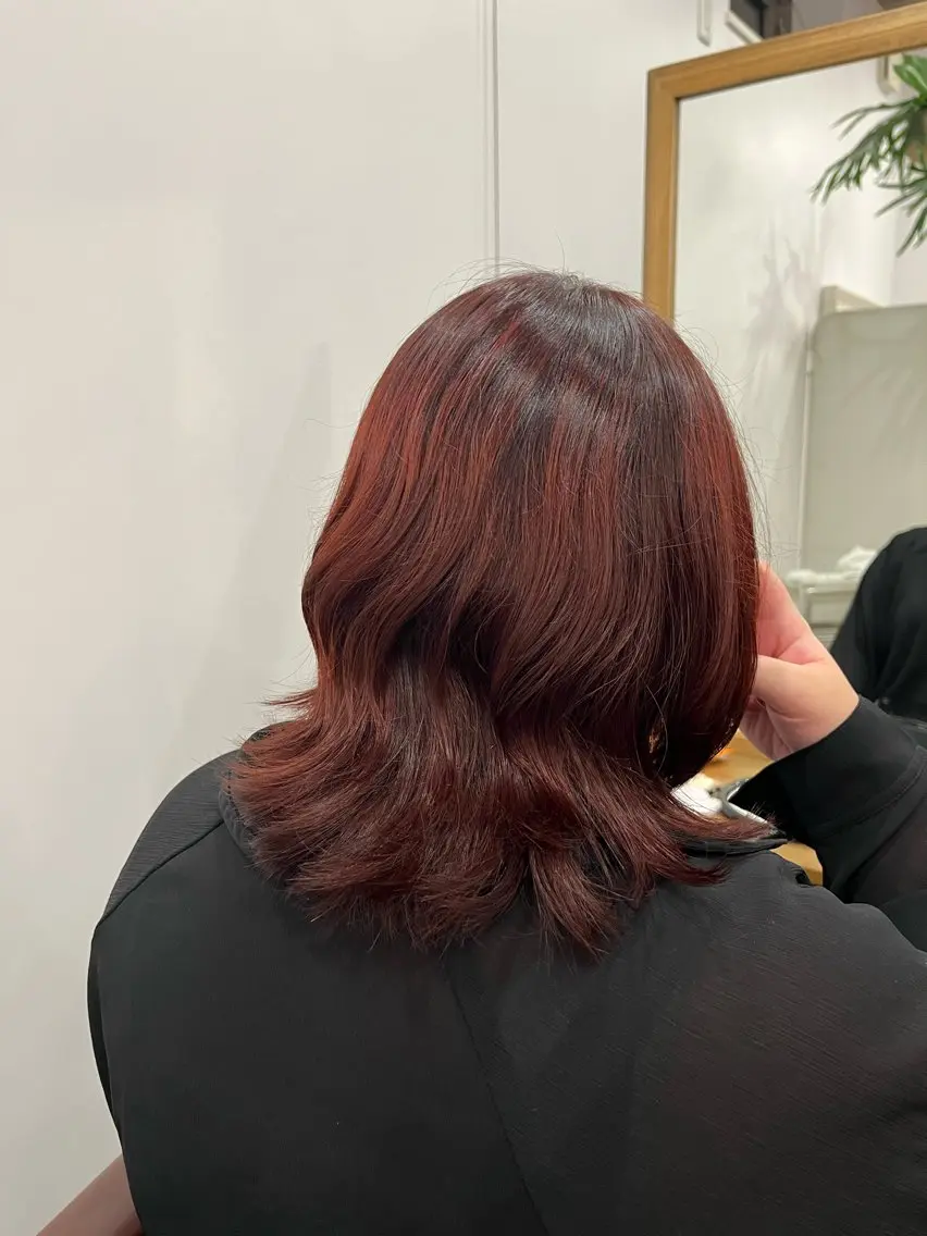 ミディアム 顔周りカット レイヤーカット 吉田 詩穂のヘアスタイル