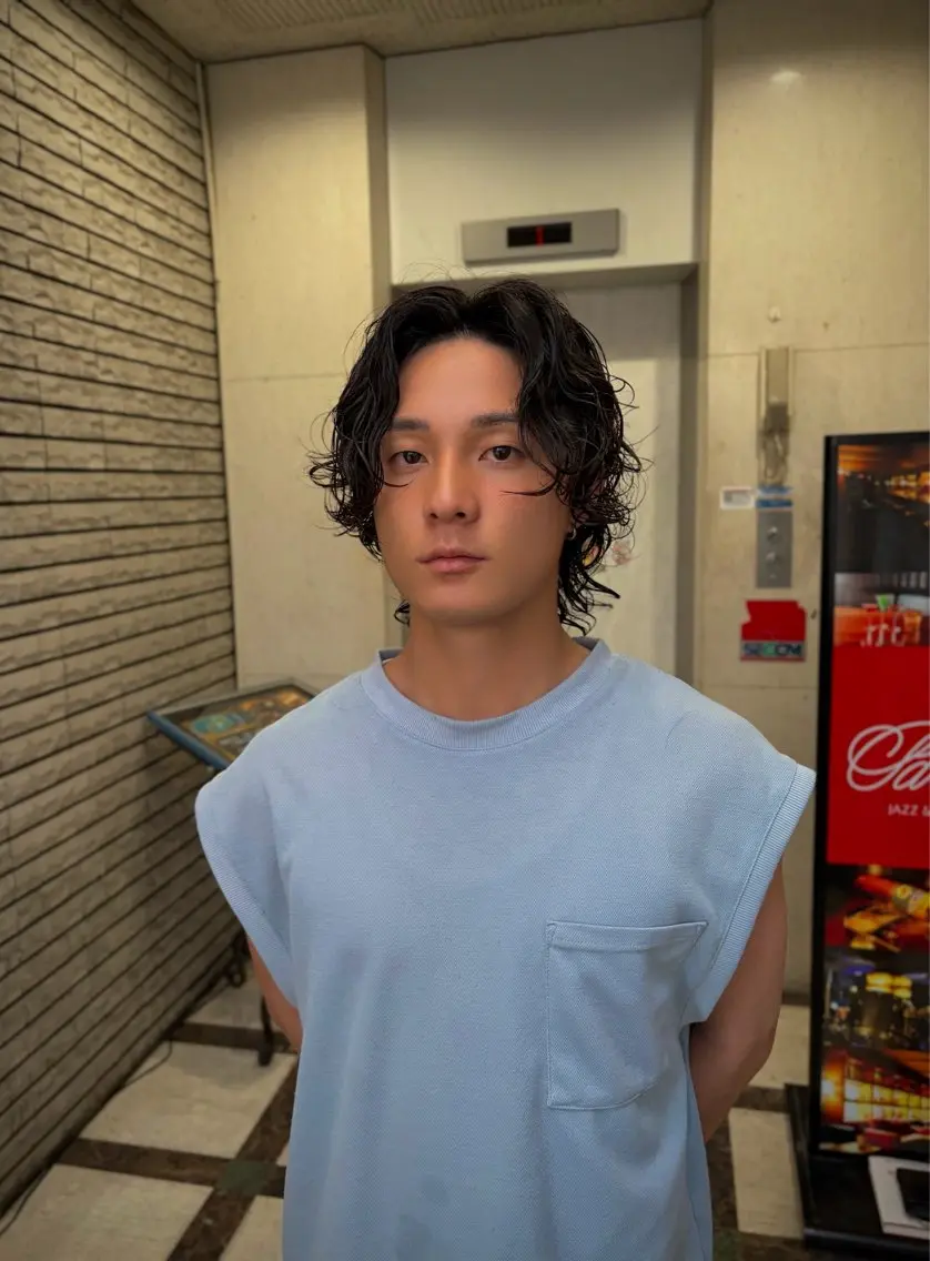 ミディアム パーマ メンズ ミディアムパーマ メンズパーマ 顔周りカット カット パーマ UMM daichi メンズパーマのヘアスタイル