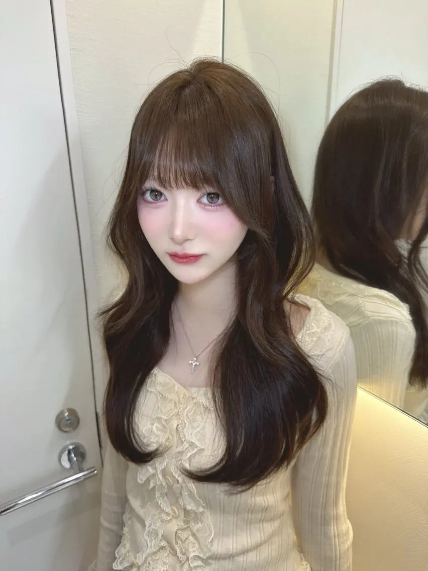 ロング カラー カット ヘアカラー トリートメント shion 透明感カラーのヘアスタイル