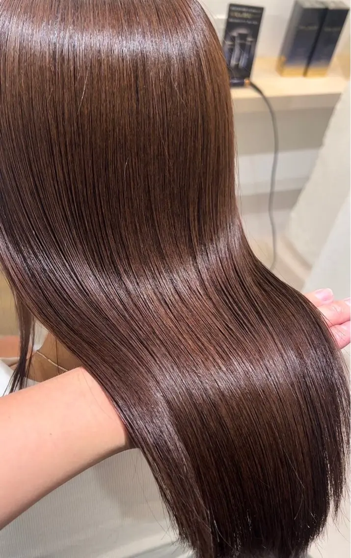 カラー 岡 千夏のヘアスタイル