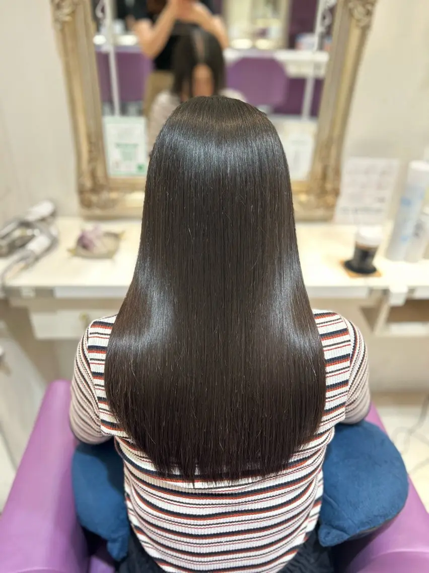 ロング トリートメント 藤井 菜々のヘアスタイル