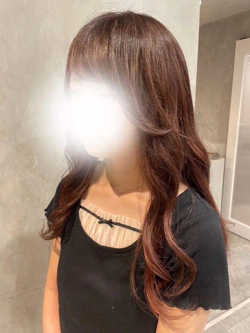 ロング カラー 岩渕 春菜のヘアスタイル