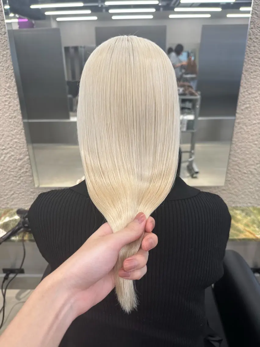 ミディアム カラー ブロンド ホワイトブロンド ヘアカラー トリートメント 鈴木/ボブ/ ミルクティー/ピンクのヘアスタイル