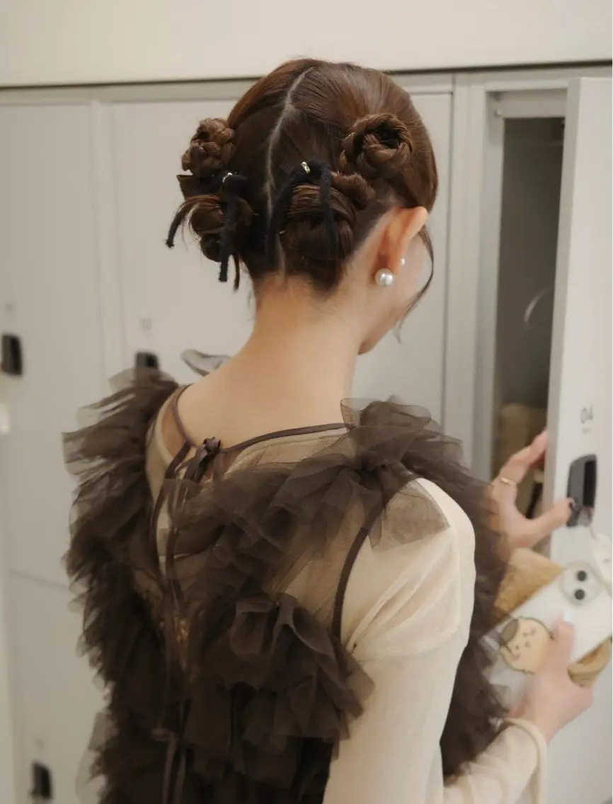 セミロング カラー ヘアアレンジ hiide sisiのヘアスタイル