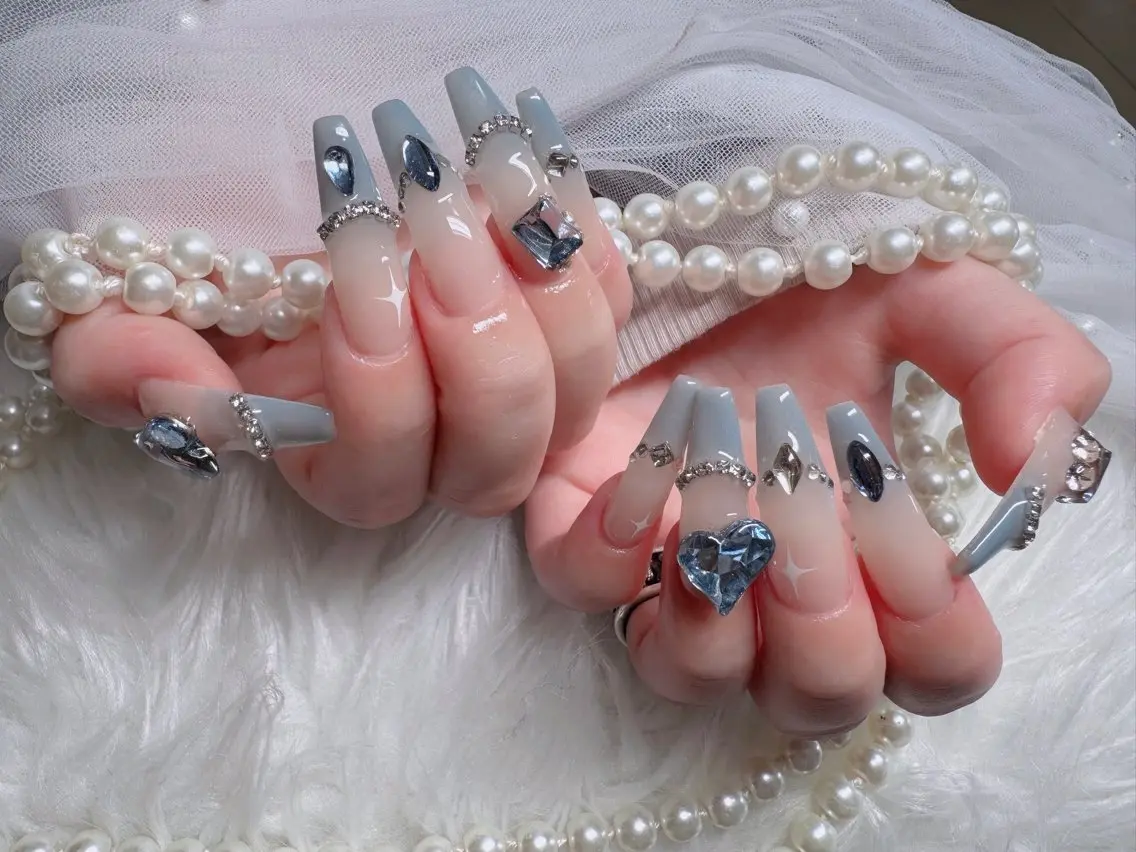 ネイル アートネイル ボルドー フレンチネイル ジェルネイル 氷ネイル・うるうるネイル ハンドネイル H.baby Nail Salonのネイルデザイン