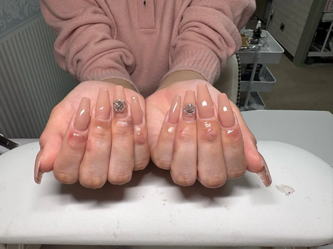ネイル ハンドネイル Chiara 長さだしのネイルデザイン