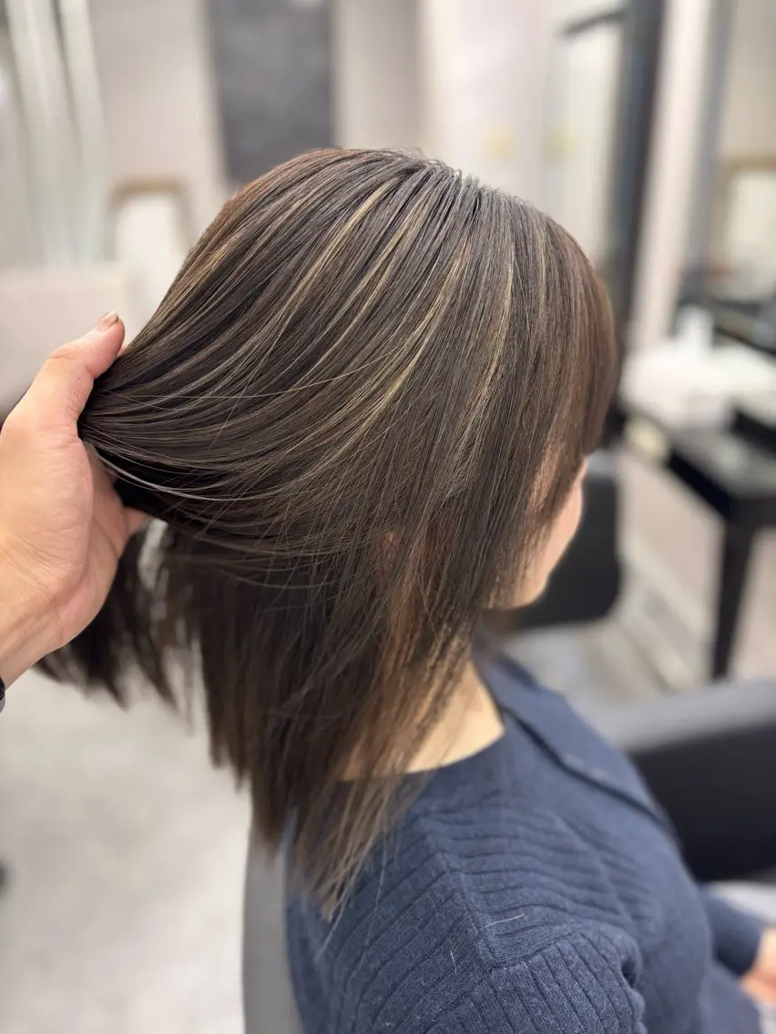カラー デザインカラー ハイライトカラー ヘアカラー トリートメント ベルグロー アルファのヘアスタイル