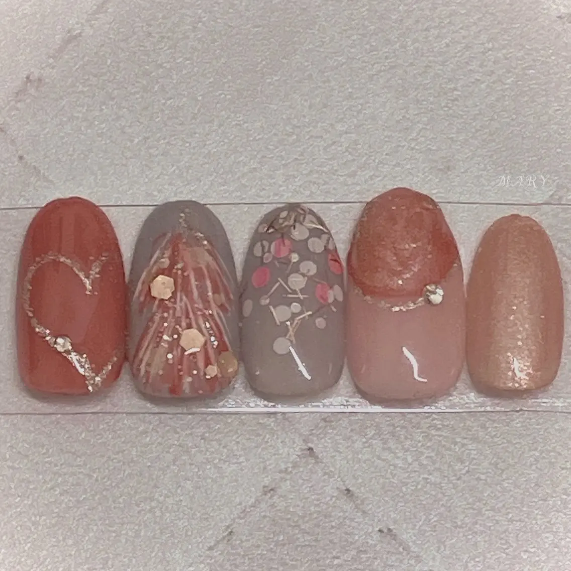 ネイル ハート ニュアンスネイル ピンク 冬ネイル クリスマス ハンドネイル Mary nail .narumiのネイルデザイン