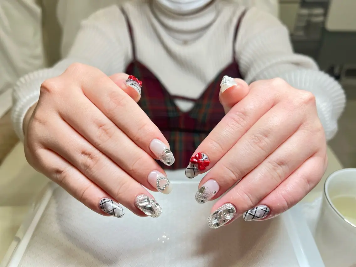 ネイル ボルドー ブラウン チークネイル ドット フットネイル ハンドネイル ハンドケア VAN NAIL 海老名展のネイルデザイン