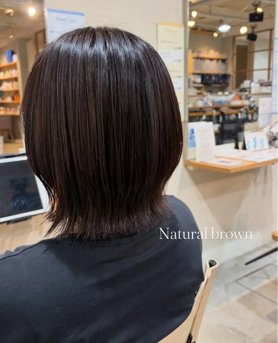 ミディアム カラー ブラウンカラー ナチュラルブラウン ボブ くびれヘア カット ヘアカラー トリートメント momoka オリーブ/ベージュのヘアスタイル