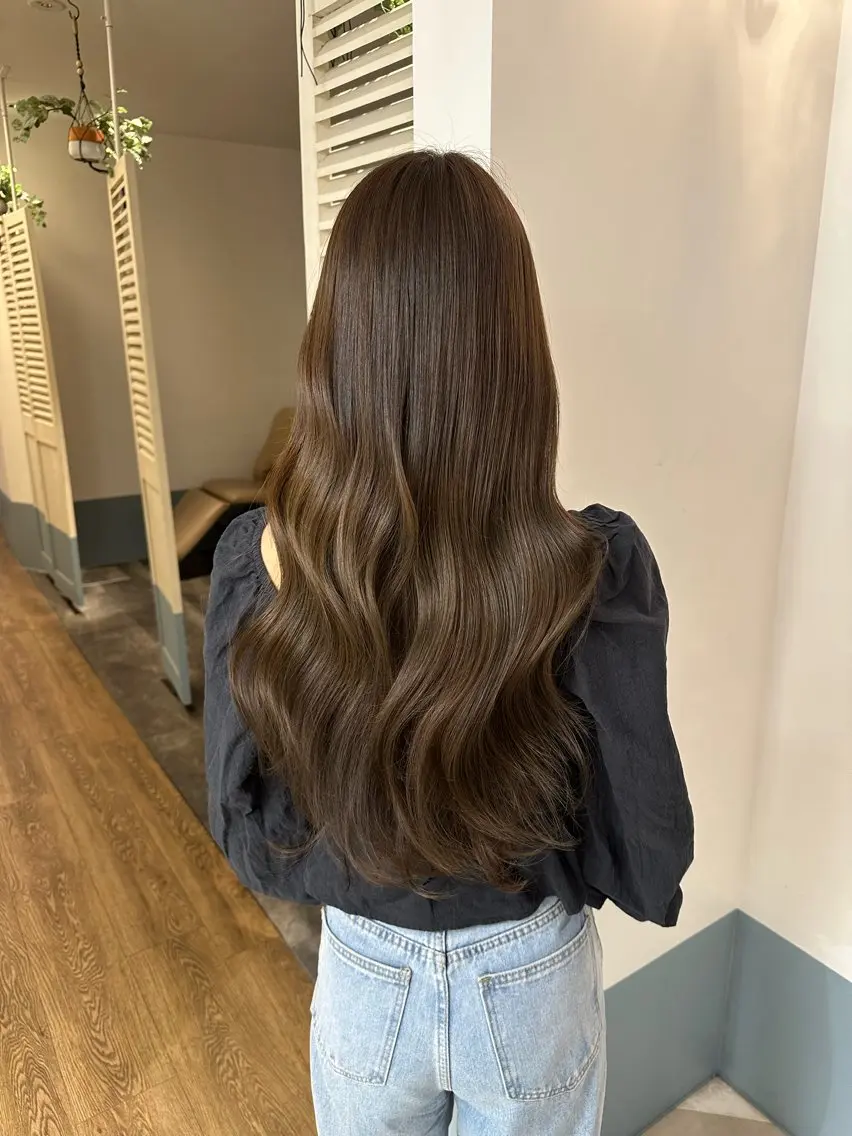 ロング カラー ヘアカラー トリートメント 安丸 結夏のヘアスタイル