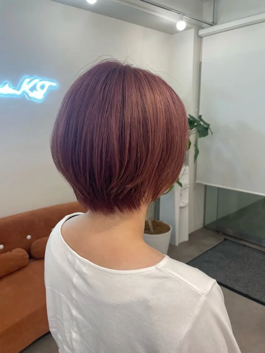 ショート カラー ピンクカラー ショートヘア カット ヘアカラー 山下柚奈 /ボブ/レイヤーのヘアスタイル