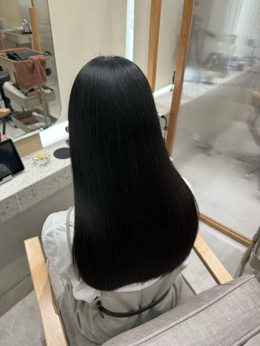 Premium艶髪ストレート(縮毛矯正)+カットの写真