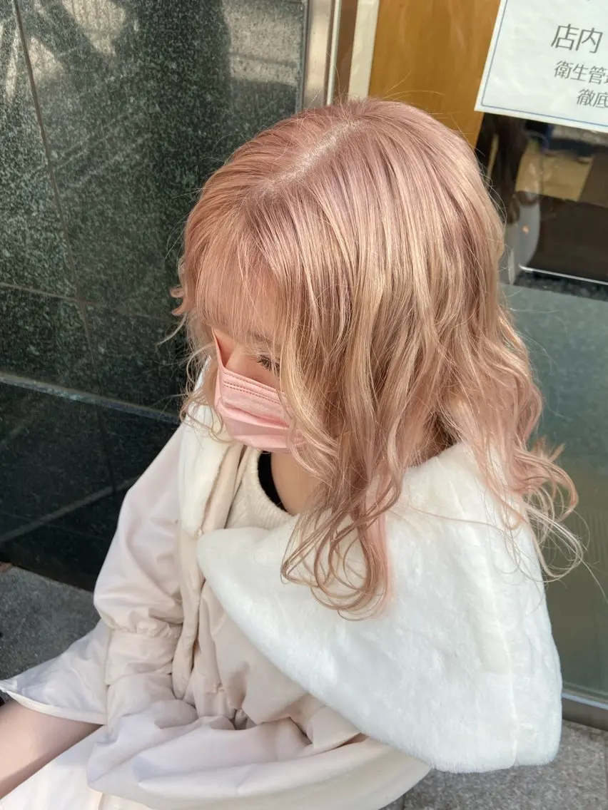 ミディアム カラー ベージュカラー ハイトーンカラー ハイトーンベージュ ピンクカラー 透明感カラー/ レイヤー/のりとみのヘアスタイル