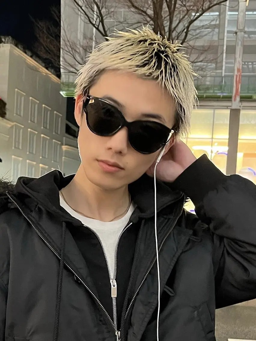 ショート カラー メンズ メンズブリーチ メンズハイトーン メンズショート スパイキーショート メンズベリーショート ヘアカラー 渋谷 メンズカット 佐伯 将のヘアスタイル