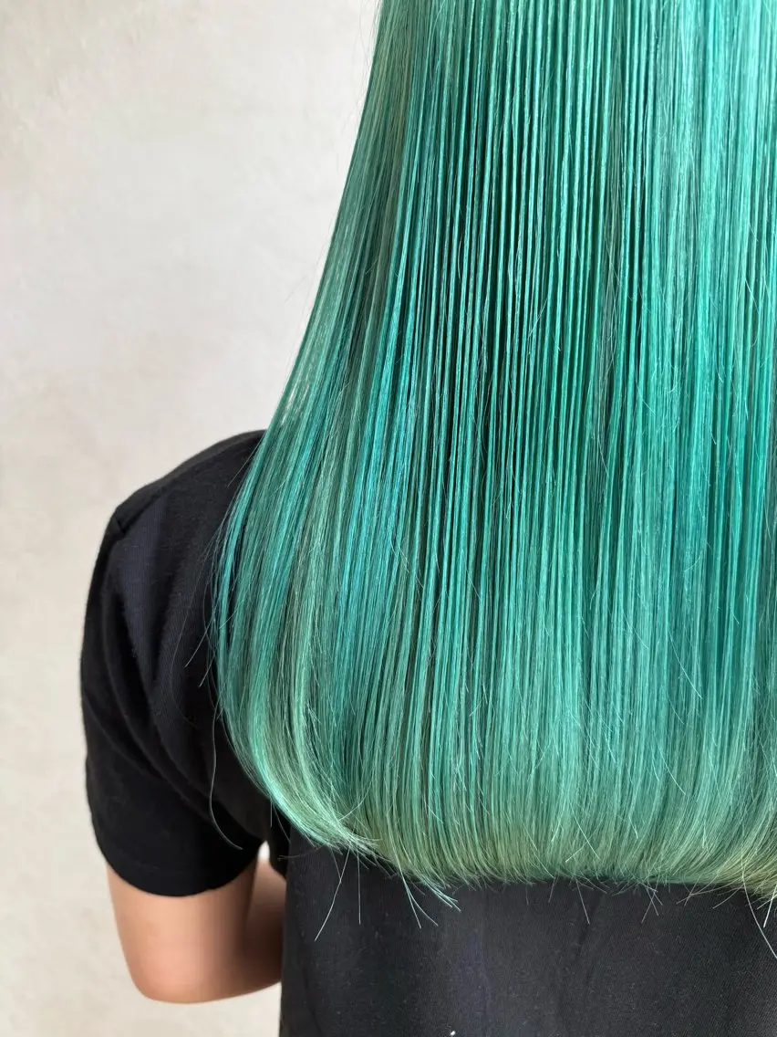 ロング ヘアカラー newi まーぼーのヘアスタイル