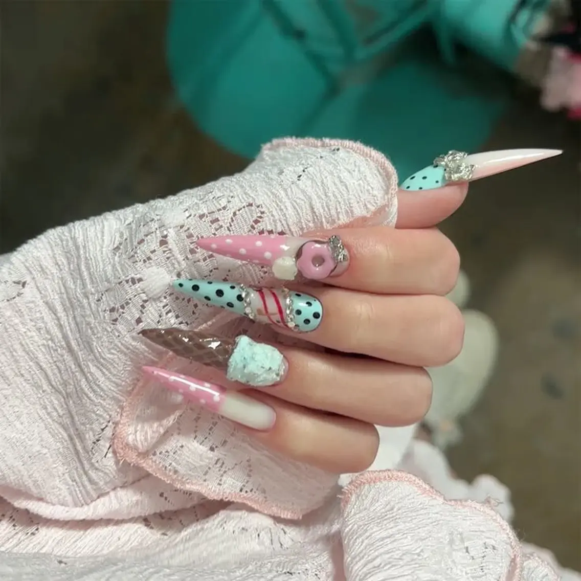 ネイル キラキラネイル 韓国ネイル マグネットネイル 持ち込み ネイルチップ ハンドネイル Himeka Bling.Nailのネイルデザイン